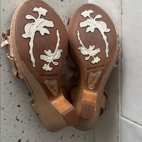 Born Elegant Metallic Tan Leather Wedge Sandals Slingback Comfort Shoes Size 7M - Picture 8 of 12